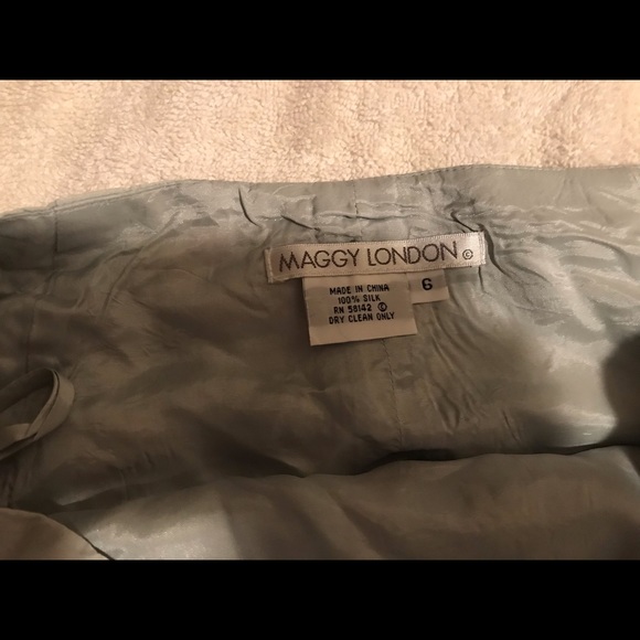 Maggy London silk size 6 skirt. - Picture 1 of 2